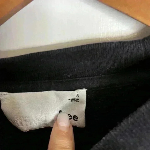 Wilfred Free Cropped Black Sweatshirt Size Small - Picture 3 of 7